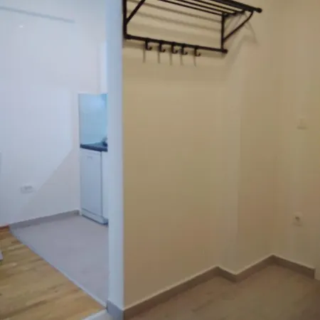 Yeshill Homes *